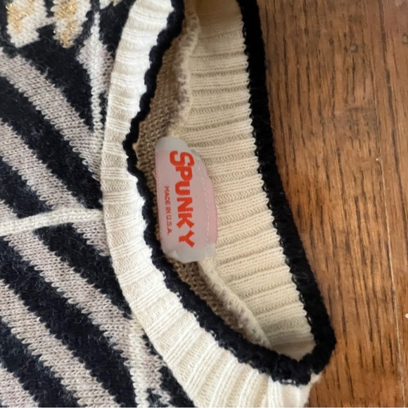 Vintage 90s Spunky Cream And Gray Plaid With Large Floral Print Knit Sweater - Picture 10 of 10